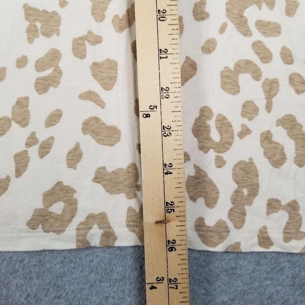 Old Navy Luxe T Shirt Women's XL V Neck Leopard Print Short Sleeve Tan White Tee - Picture 8 of 8
